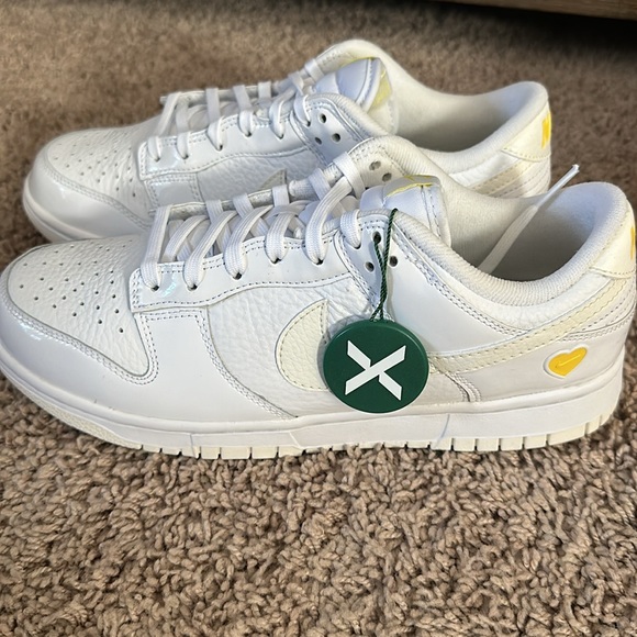 NIB WMNS Nike Dunk Low - Picture 5 of 5